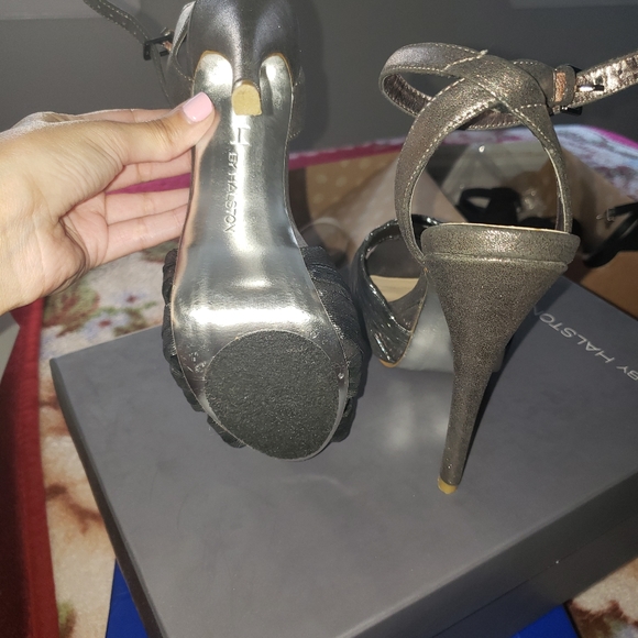 Heels - Picture 7 of 8